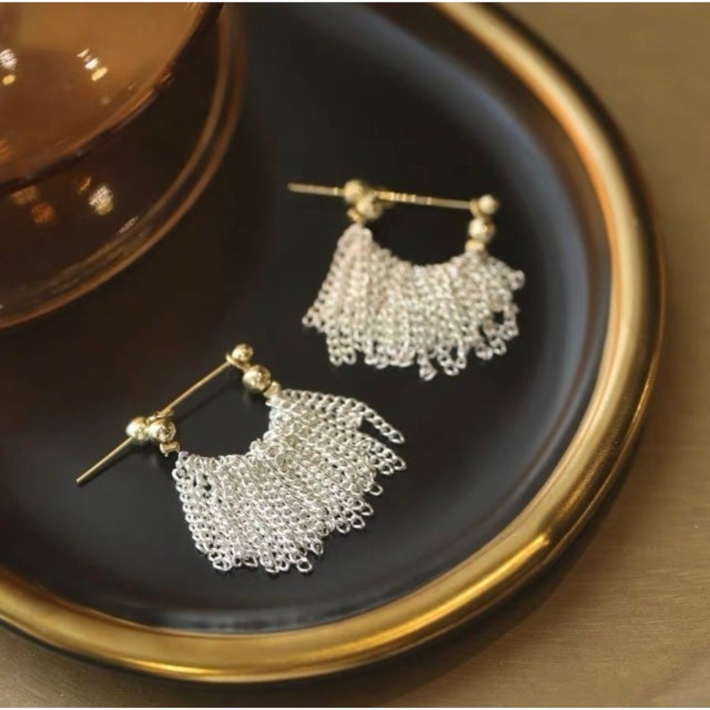 Shiny Silver Tassel Earrings Elegant Metal Chain Fringe Design Women's Statement